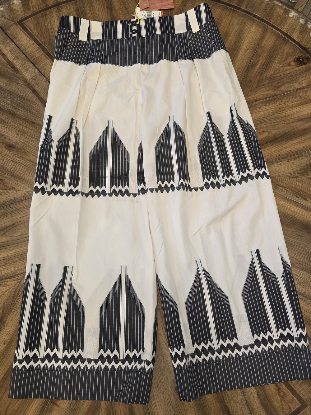 NWT Etro Milano Cream Cropped Wide-Leg with Black Geometric Print Pant, Size 10